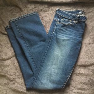 Victoria Secret Mid-Rise Jeans: SUPER COMFY